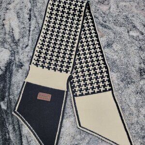 Hilldi Scarf